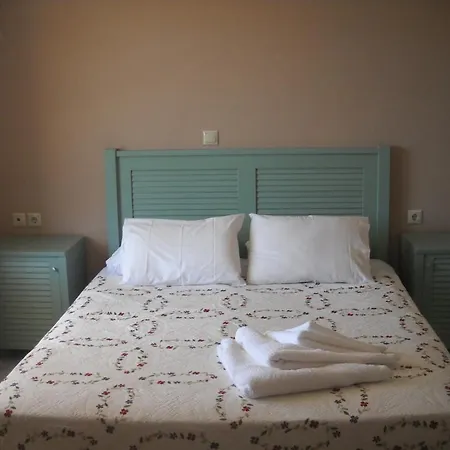 Olive Bay Ajía Effimía